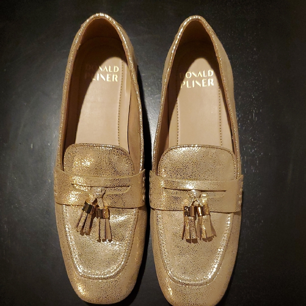 Donald J Pliner Tassel Gold Leather Loafers